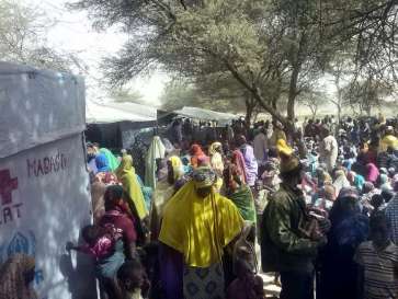 © Chadian Red Cross/H.Abdoulaye Nigerian refugees wait to be registered by UNHCR in Ngouboua, western Chad.