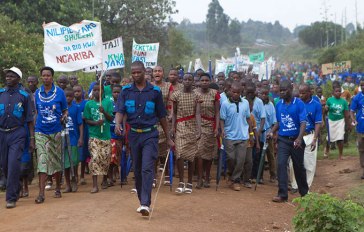 A march against FGM. The participants are graduates and supporters of a rite of passage that serves as an alternative to FGM. Photo: UNFPA/Mandela Gregoire