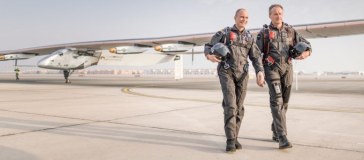 Swiss pioneers Bertrand Piccard (L) and André Borschberg ® are the founders, pilots and driving force behind Solar Impulse | Source: UNEP