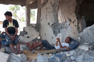 Damage to property and infrastructure caused by fighting between Government troops and militants is estimated at 95 per cent in some areas of Yemen. Photo: OCHA/EmanAl-Awami