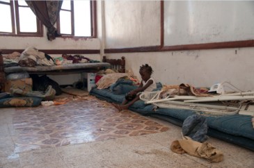 Poor hygiene conditions and inadequate water and sanitation facilities have raised the threat of cholera and diarrhoea outbreaks in Yemen. Photo: OCHA/Eman al Awami (file)