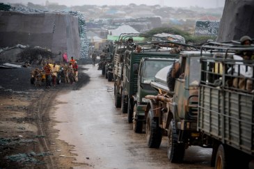 Kenyan troops serving with AMISOM make their way through the Somali port city of Kismayo following the ouster of Al Shabaab militants. UN Photo/Stuart Price