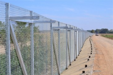 ****Photo: Kristy Siegfried/IRIN | The fence erected by Greece at its border with Turkey, previously a major crossing point for undocumented migrants trying to reach Europe