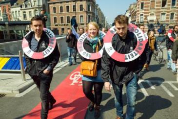 Migrant solidarity marchers. Brussels, 23 April. [Joel Schalit/Flickr] | Source: EurActiv