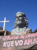 **Photo of a Che Guevara statue at La Higuera the site of his death in Bolivia. | Author: ConyJaro | Wikimedia Commons