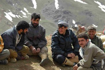 **Iraqi Kurdish smugglers near the border of Iraq | Author: James Gordon | Wikimedia Commons