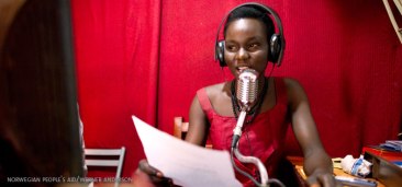 World Radio Day 2015 focuses on youth. Newscaster Lady Belinda Juaw at the community radio station Spirit FM 99.9 Yei in South Sudan, spreads information about the importance of voting, particularly for young women. Photo: Werner Anderson/Norwegian People's Aid via Flickr CC 2.0 | Source: UN Women