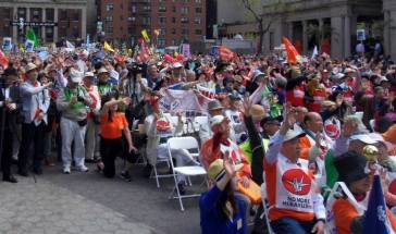 Demonstrators at the Peace and Planet Mobilisation in New York on the 26th of April wave goodbye to nuclear weapons (Image by www.globalwave.org)  | Source: Pressenza