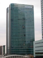 *****One Churchill Place, Barclays' HQ in Canary Wharf, London. Barclays is a major player in the world's primary and secondary bond markets. | Wikimedia Commons