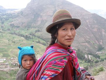***Quechua woman and child in the Sacred Valley, Andes, Peru | Author: quint | Source: Mother and Child | Wikimedia Commons