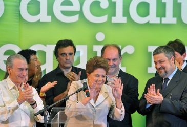 800px-DilmaEleita01
