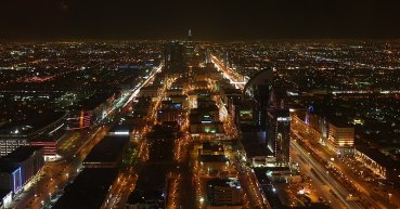 800px-Night_view_of_City_Riyadh_from_Hauptstadt_Saudi_Arabiens_-_panoramio