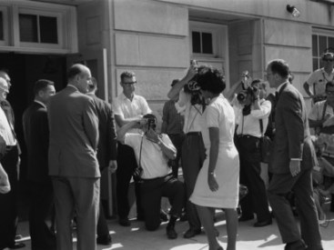African-American-university-student-Vivian-Malone-entering-the-University-of-Alabama-in-the-US