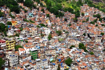 1200px-1_rocinha_favela_closeup