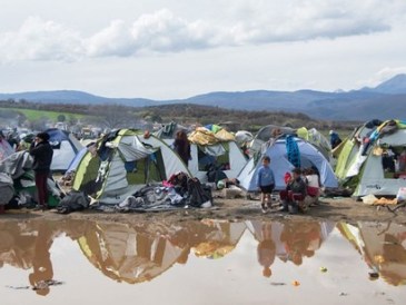 The-bad-conditions-of-a-refugee-camp
