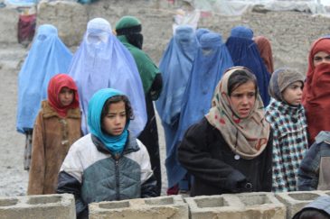 Girls-and-mothers-waiting-for-their-duvets-in-Kabul-Photo-credit-Dr.-Hakim-768x512