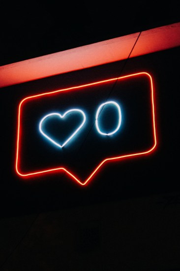 Social-networks-are-making-you-extremely-unhappy