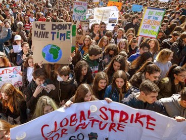 Demonstrations-for-the-global-climate-emergency-in-Rome