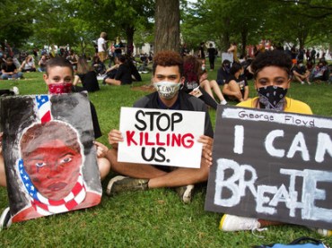 Protesters-against-racisms-in-2020