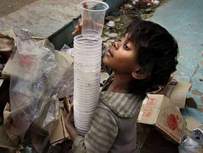 In-the-poorest-countries-of-the-world-the-average-income-of-informal-workers-has-fallen-by-82