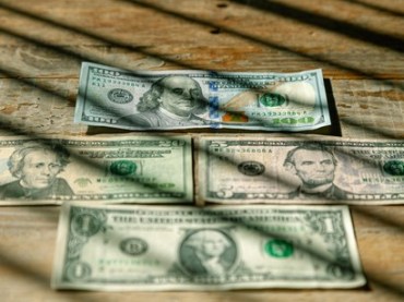 The-Money-Fix-explains-how-the-power-to-coin-USA-money-based-in-our-Constitution-fell-into