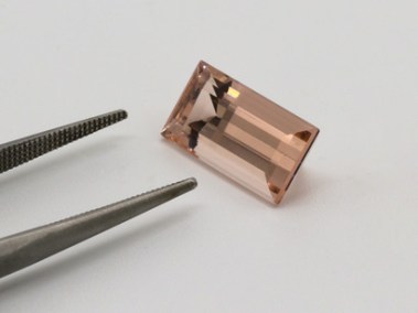 Today-diamonds-and-other-precious-gems-are-grown-in-small-labs-worldwide