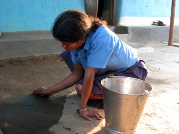 Sumari-a-child-trafficked-from-Maoist-affected-district-Narayanpur-doing-household-chores-2-629x472